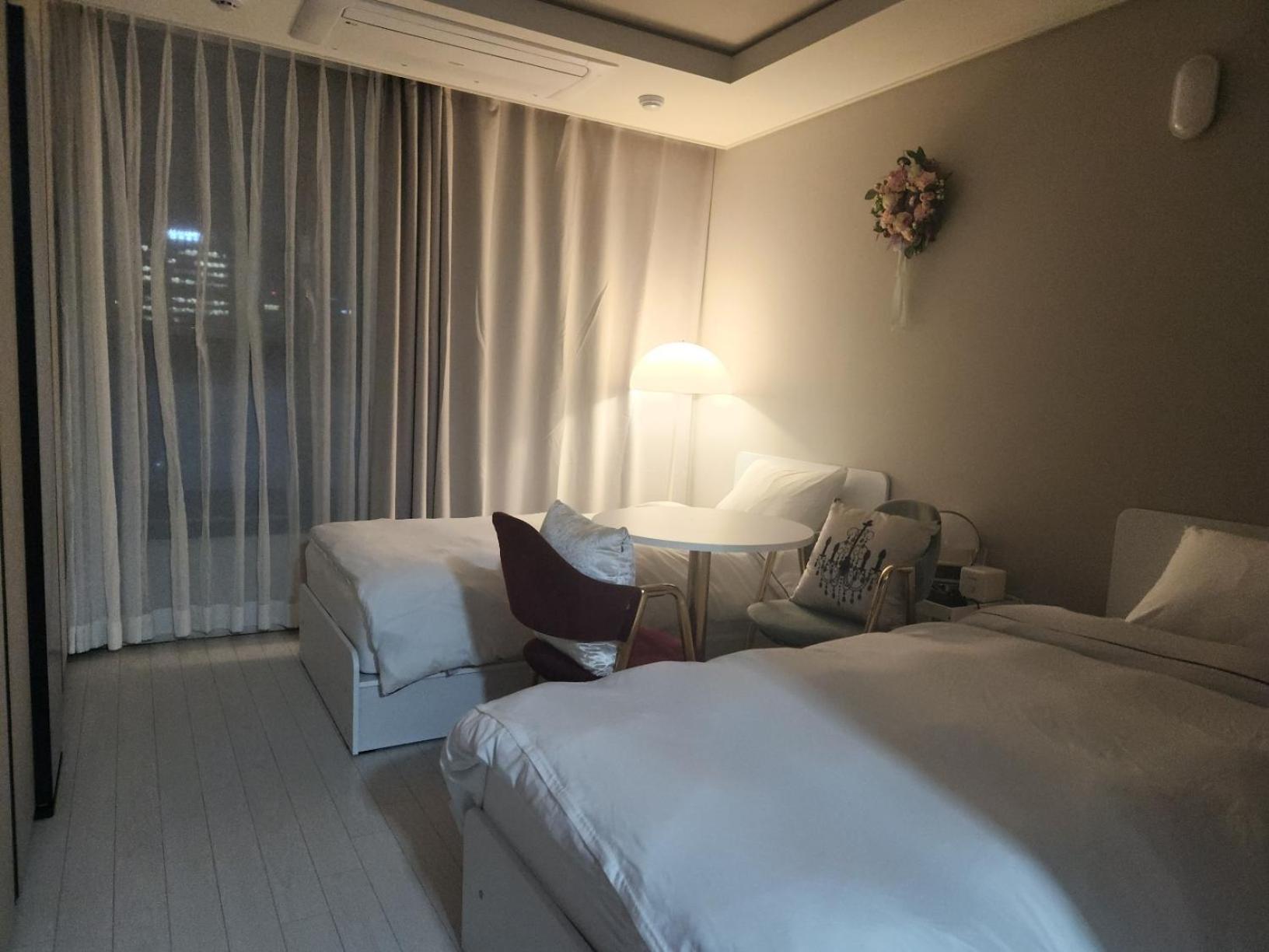 Daegu Star B&B Dsr Hotel Lily Guestroom Екстер'єр фото