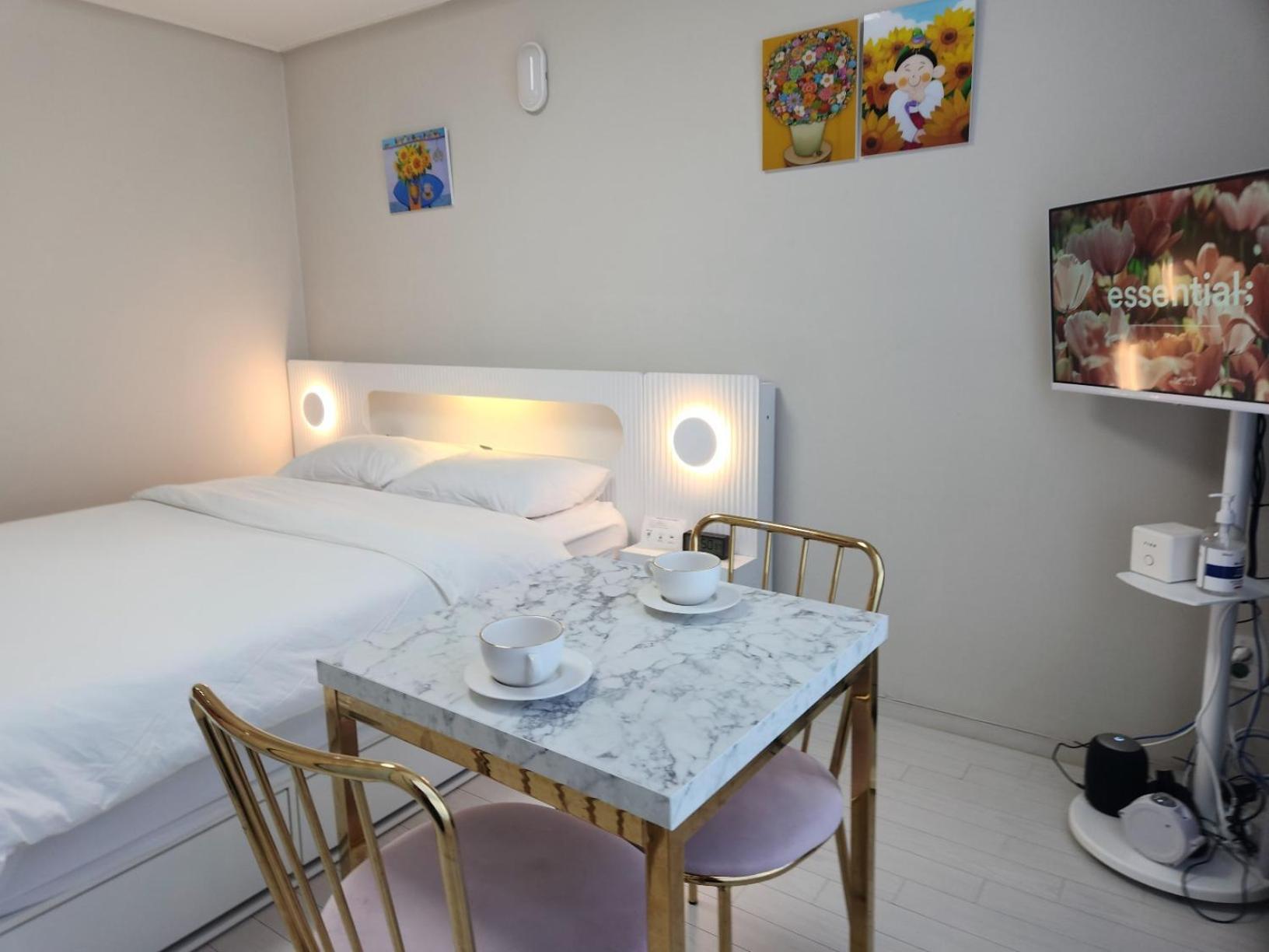 Daegu Star B&B Dsr Hotel Lily Guestroom Екстер'єр фото